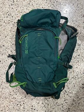 Kelty Redwing 32 Dark Green Hiking Backpack